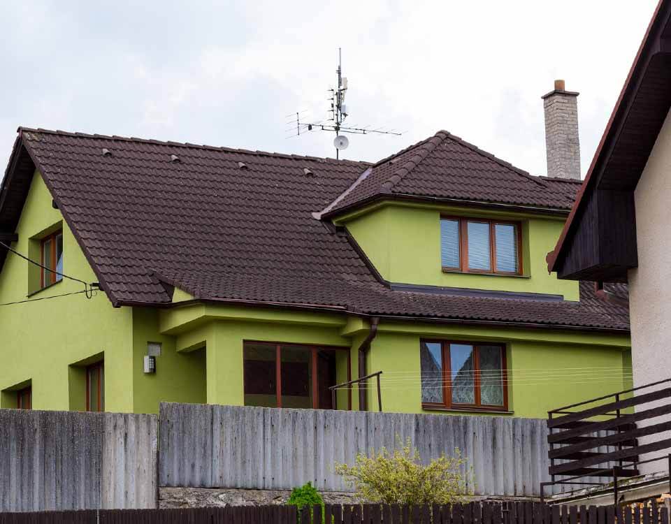 Opravený zelený rodinný dům
